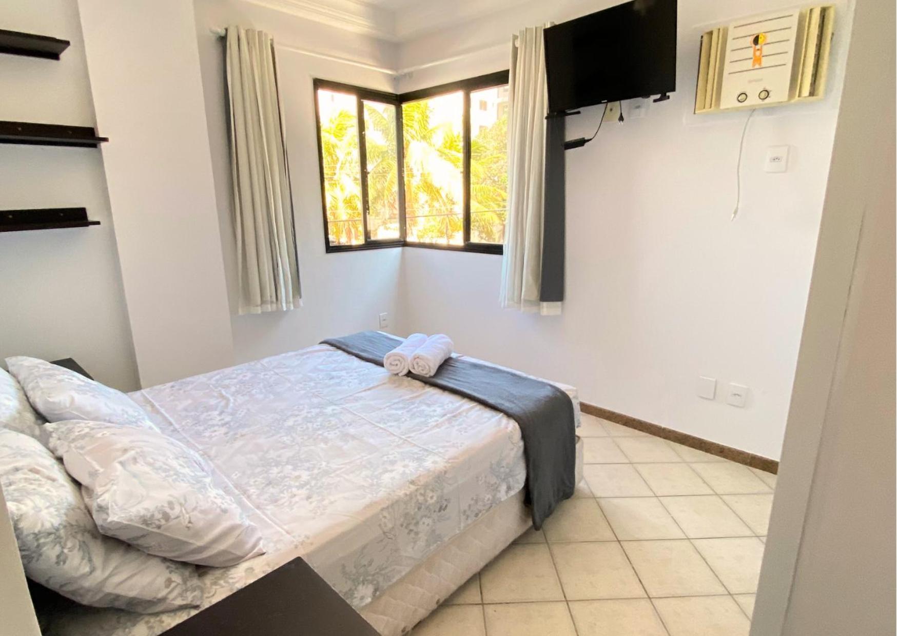 Apt em Castelhanos-1 quadra do Mar,3Qts -2 c/Ar