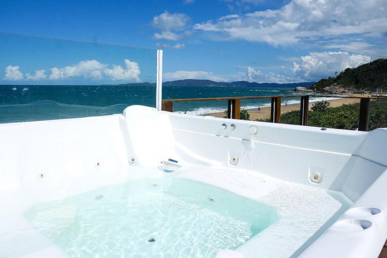 Mansão de verão luxuosa na Praia do Estaleirinho