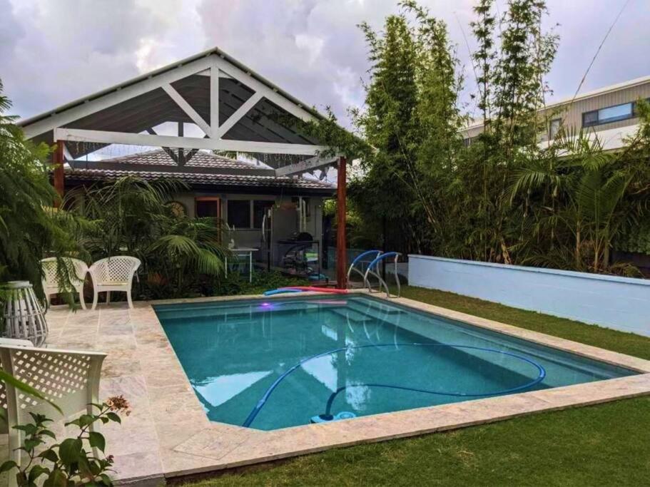 Luxurious 4-Bedroom Miami Oasis with Pool