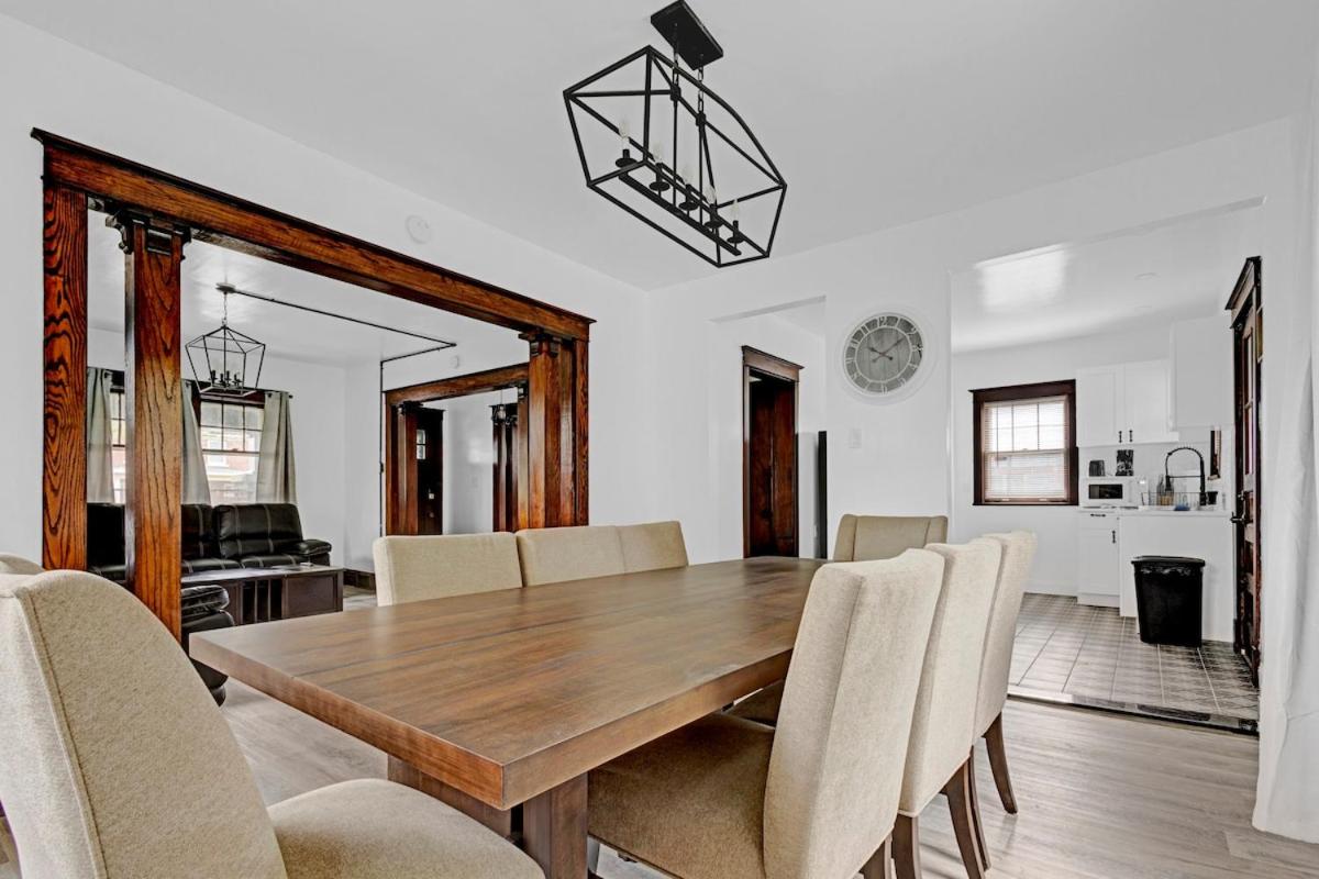 Spacious 4BR 1BA near the Falls view 3