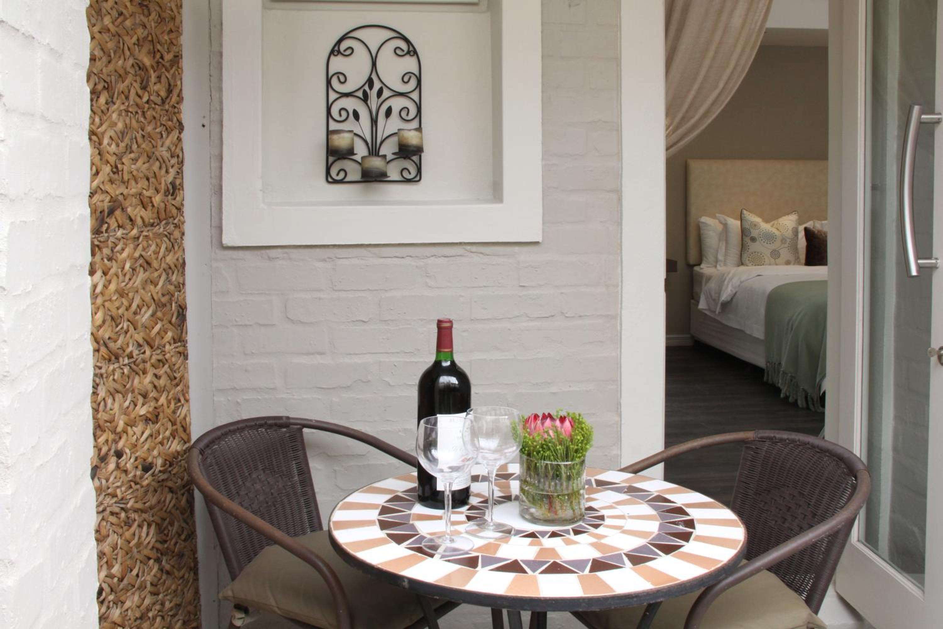 Hermanus Lodge on the Green - Solar Power — photo 30