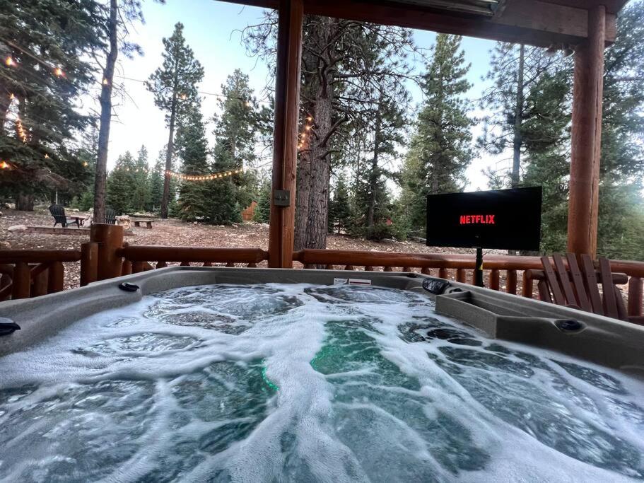 Three level cabin with Hot Tub view 5