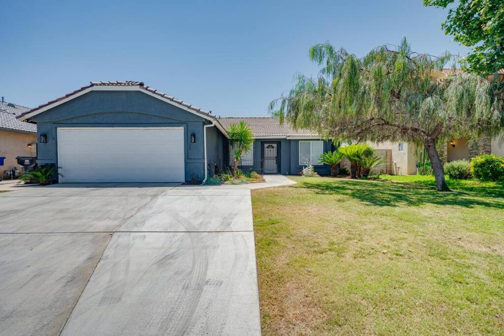 Hotel Simple Home for Work or Travel - Image 1