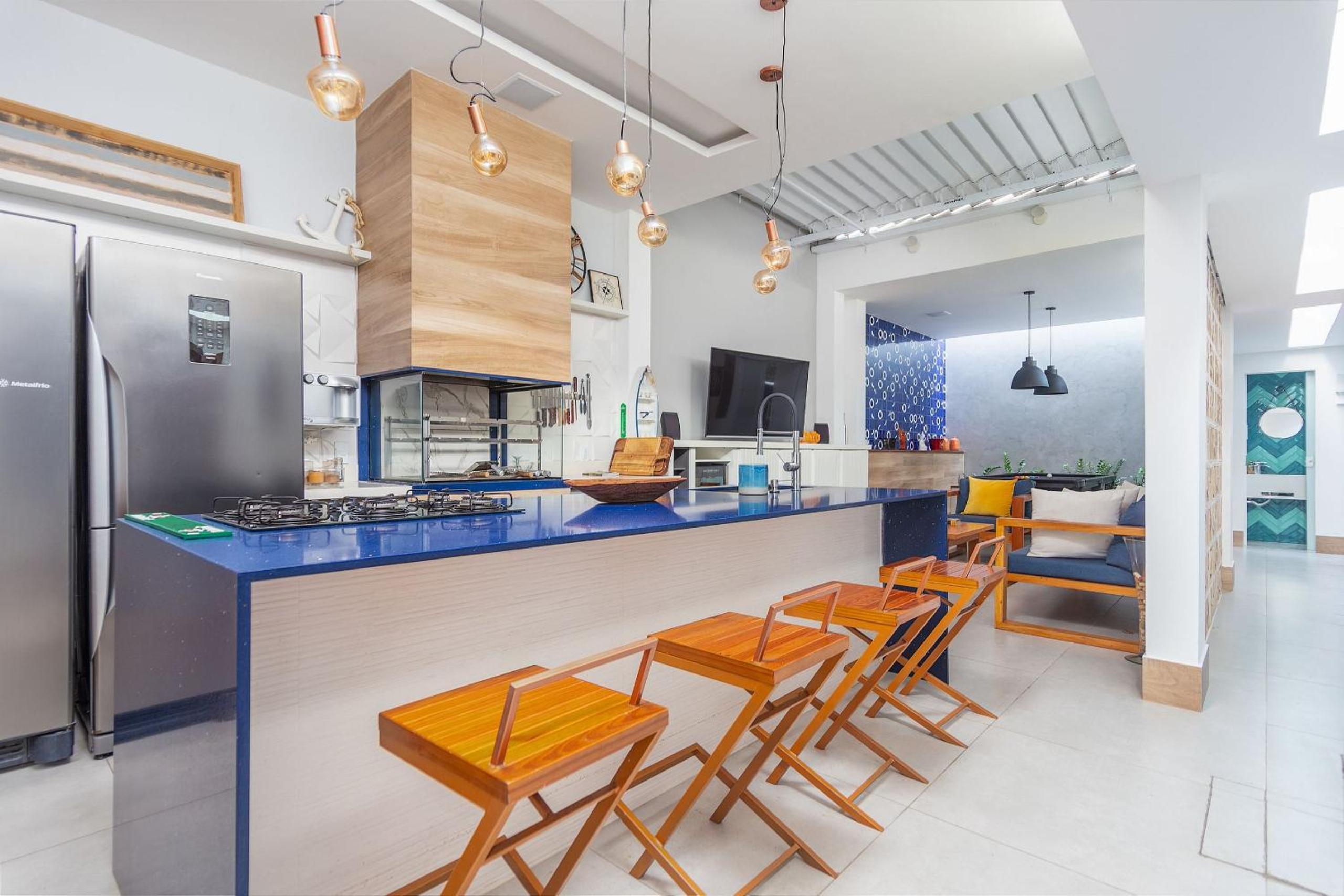 Bz 51 Center! High standard, 4 Suites with/ Private leisure area