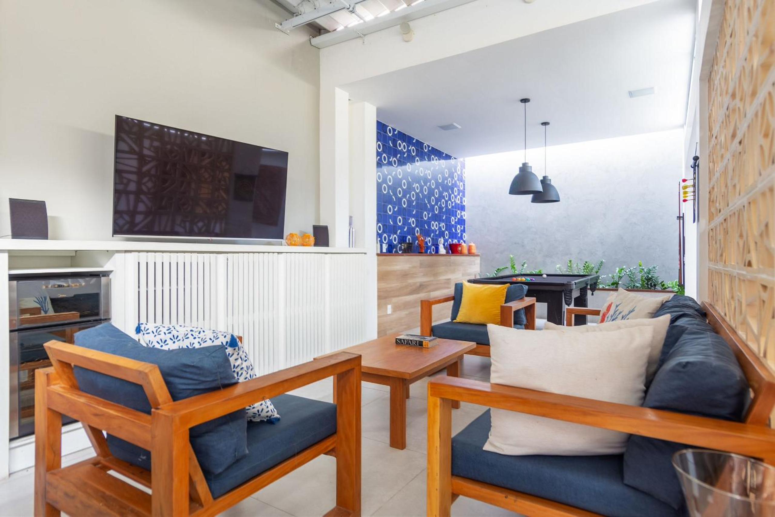 Bz 51 Center! High standard, 4 Suites with/ Private leisure area