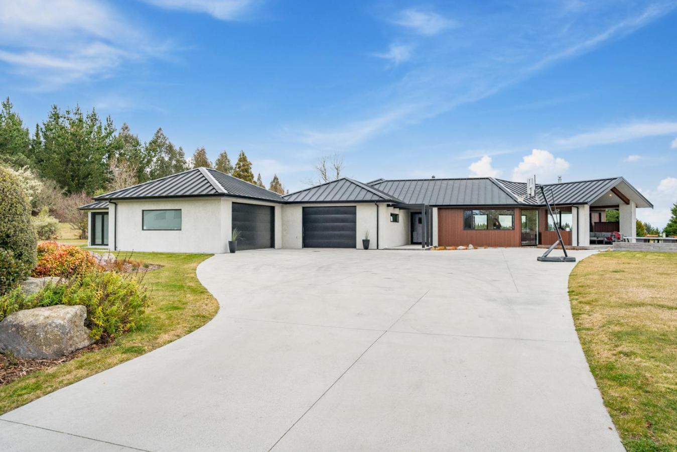 Bonshaw Estate - Taupo view 2