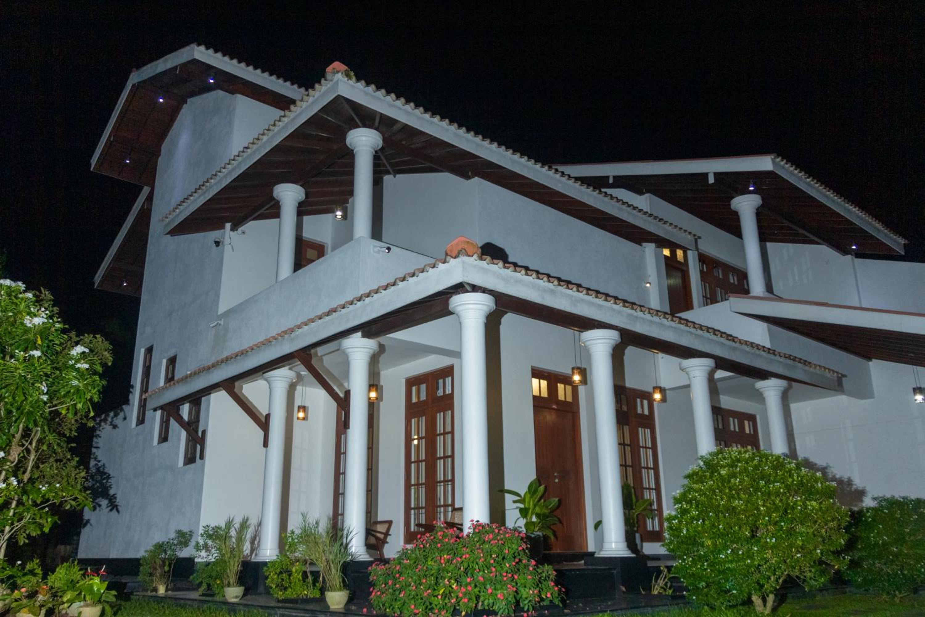 Dazzling Villa in Weligama, Sri Lanka view 3