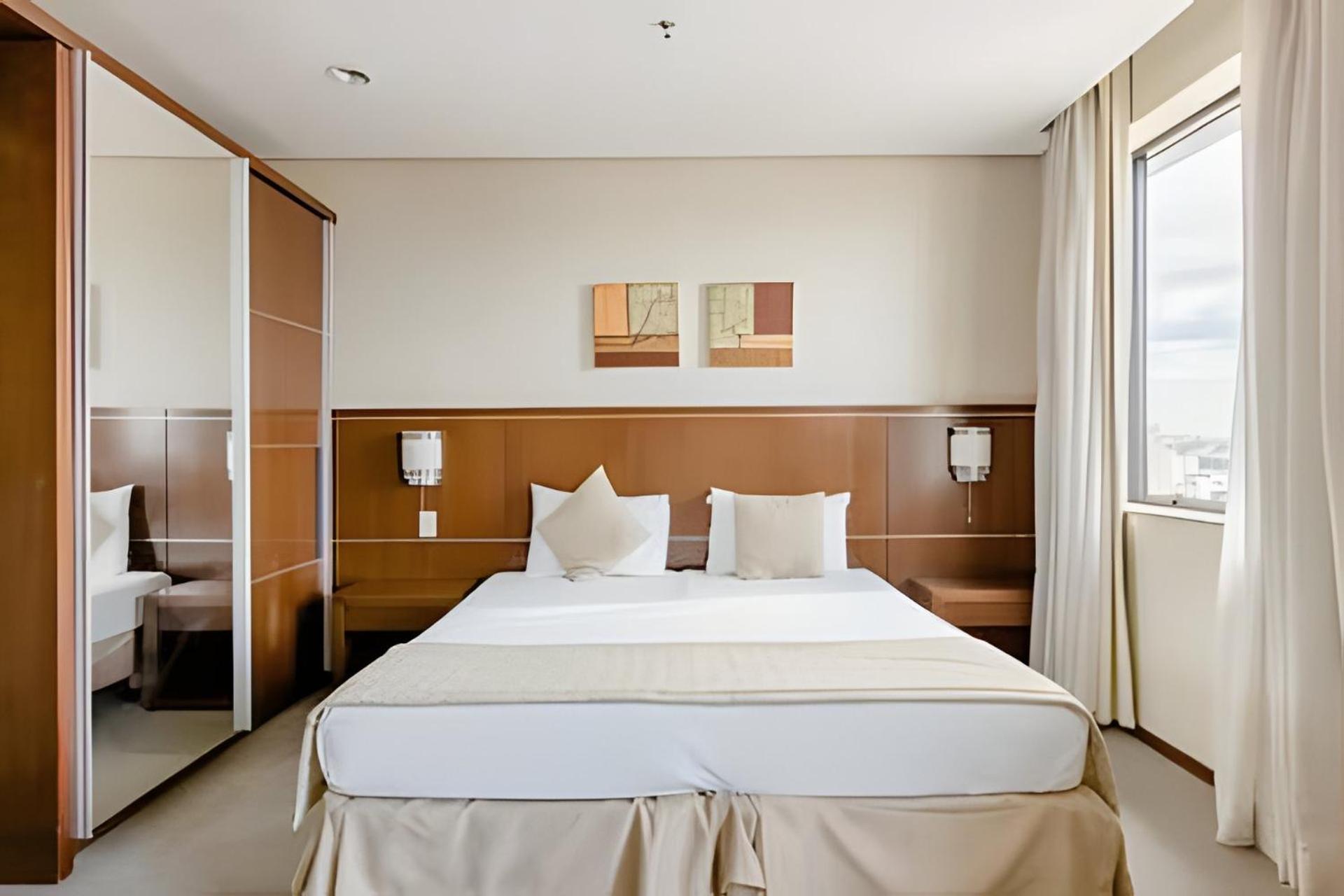 Flat espaçoso com internet e Piscina - Vila Osasco