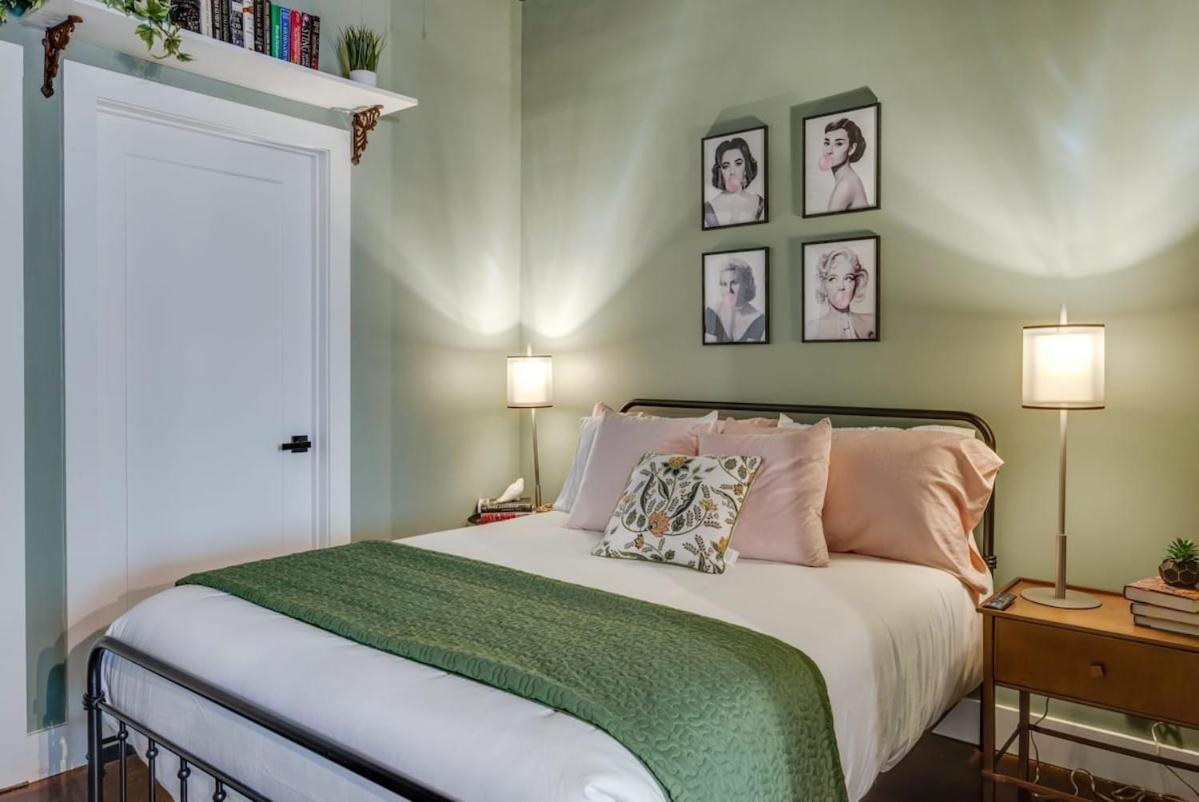 NEW Studio w 2 Queen Beds 7 mins to Broadway - Property Image 9