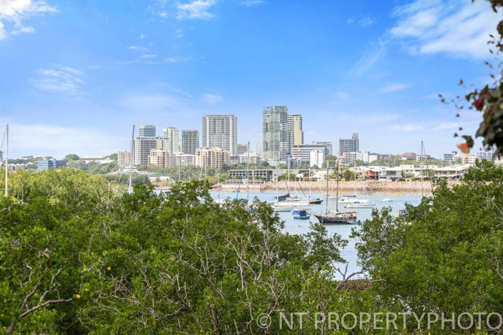 Bayview Paradise with Private Pool-Marina Deck