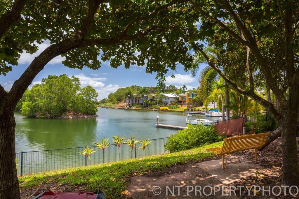 Bayview Paradise with Private Pool-Marina Deck
