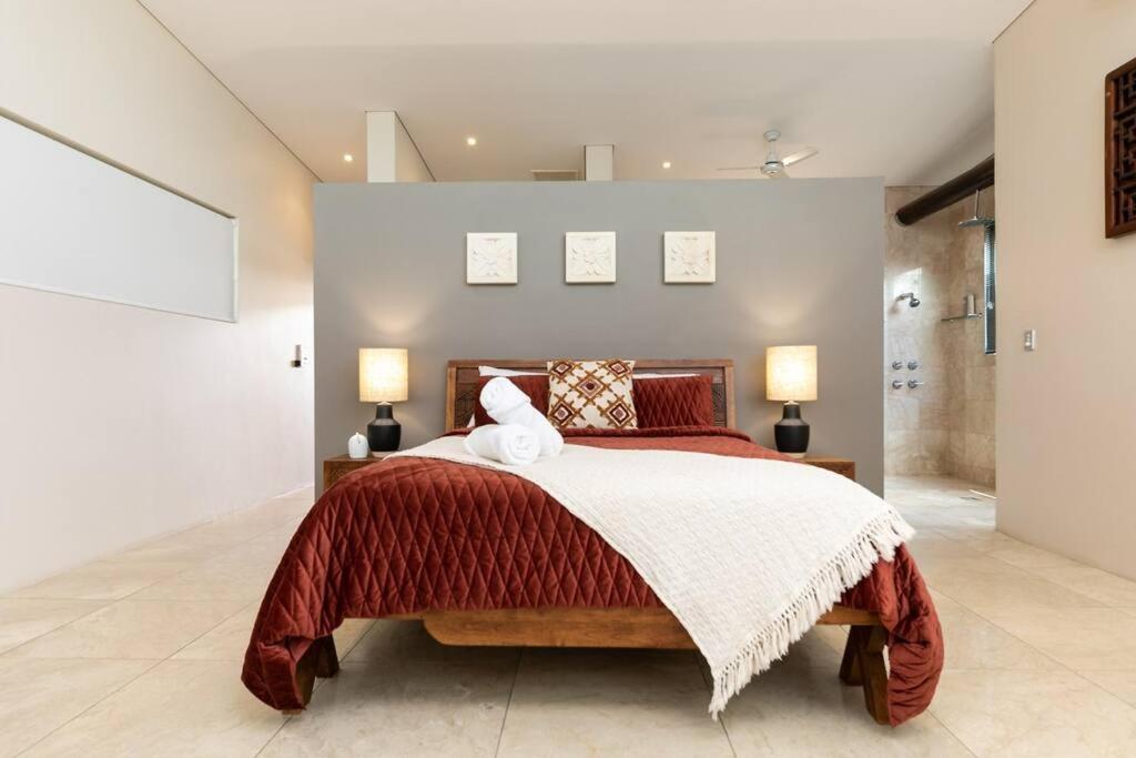 Bayview Paradise with Private Pool-Marina Deck