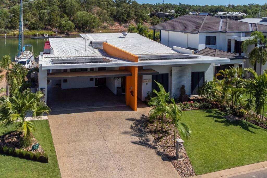 Bayview Paradise with Private Pool-Marina Deck