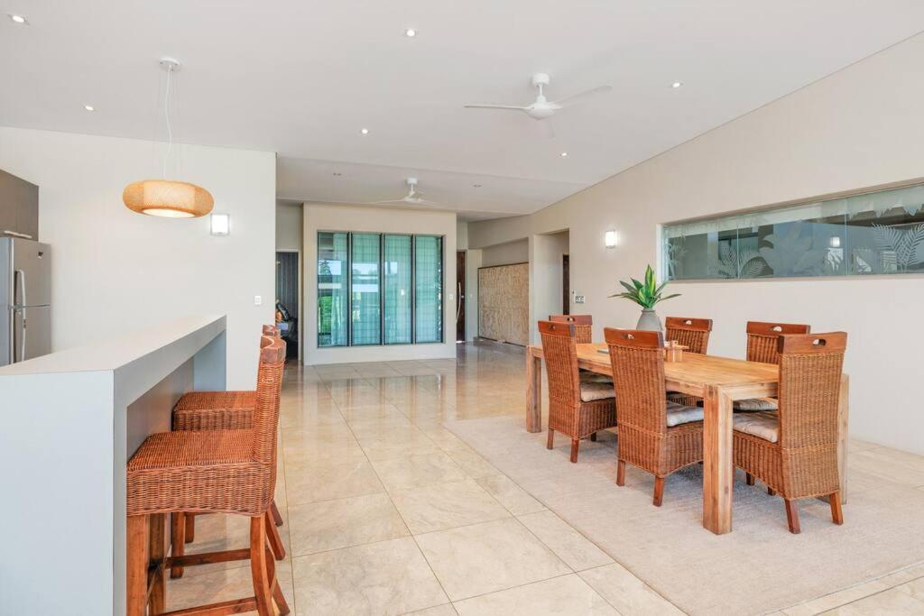 Bayview Paradise with Private Pool-Marina Deck