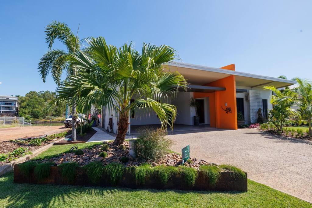 Bayview Paradise with Private Pool-Marina Deck