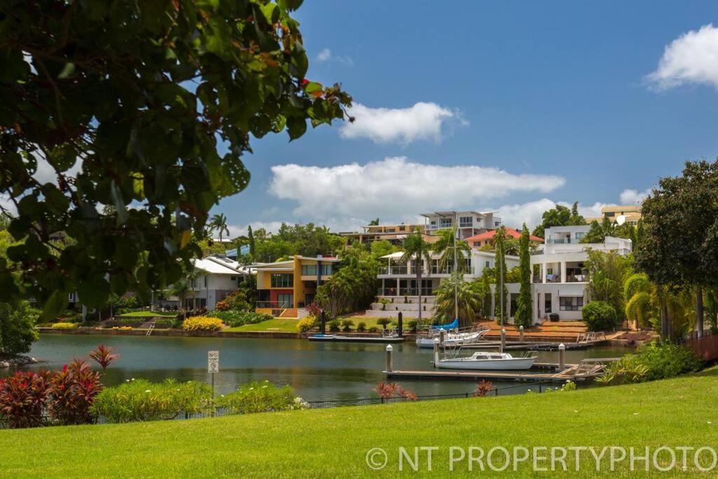 Bayview Paradise with Private Pool-Marina Deck