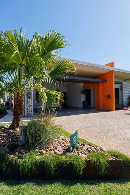 Bayview Paradise with Private Pool-Marina Deck