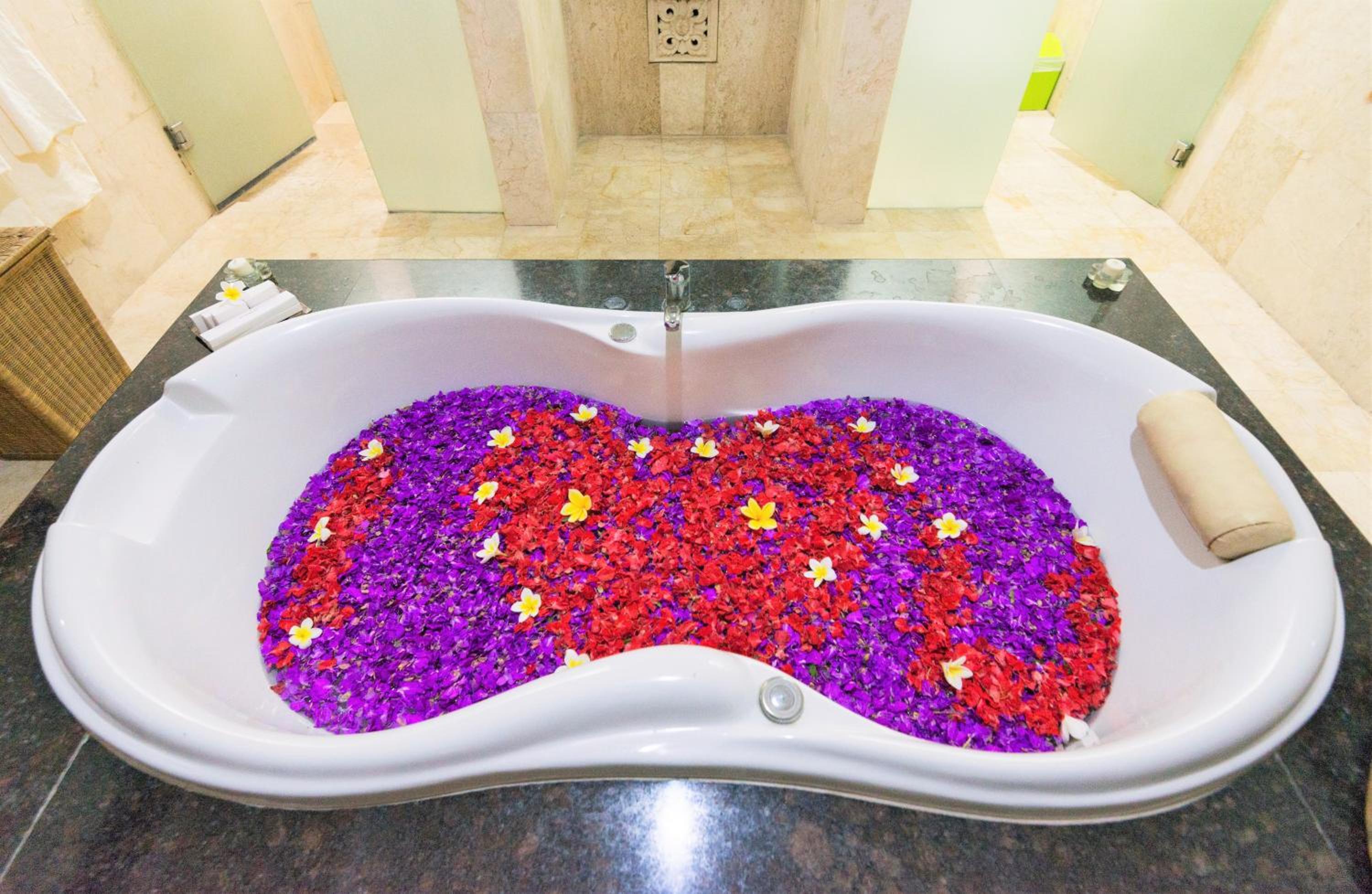Romantic Private Villas Kuta Bali view 4