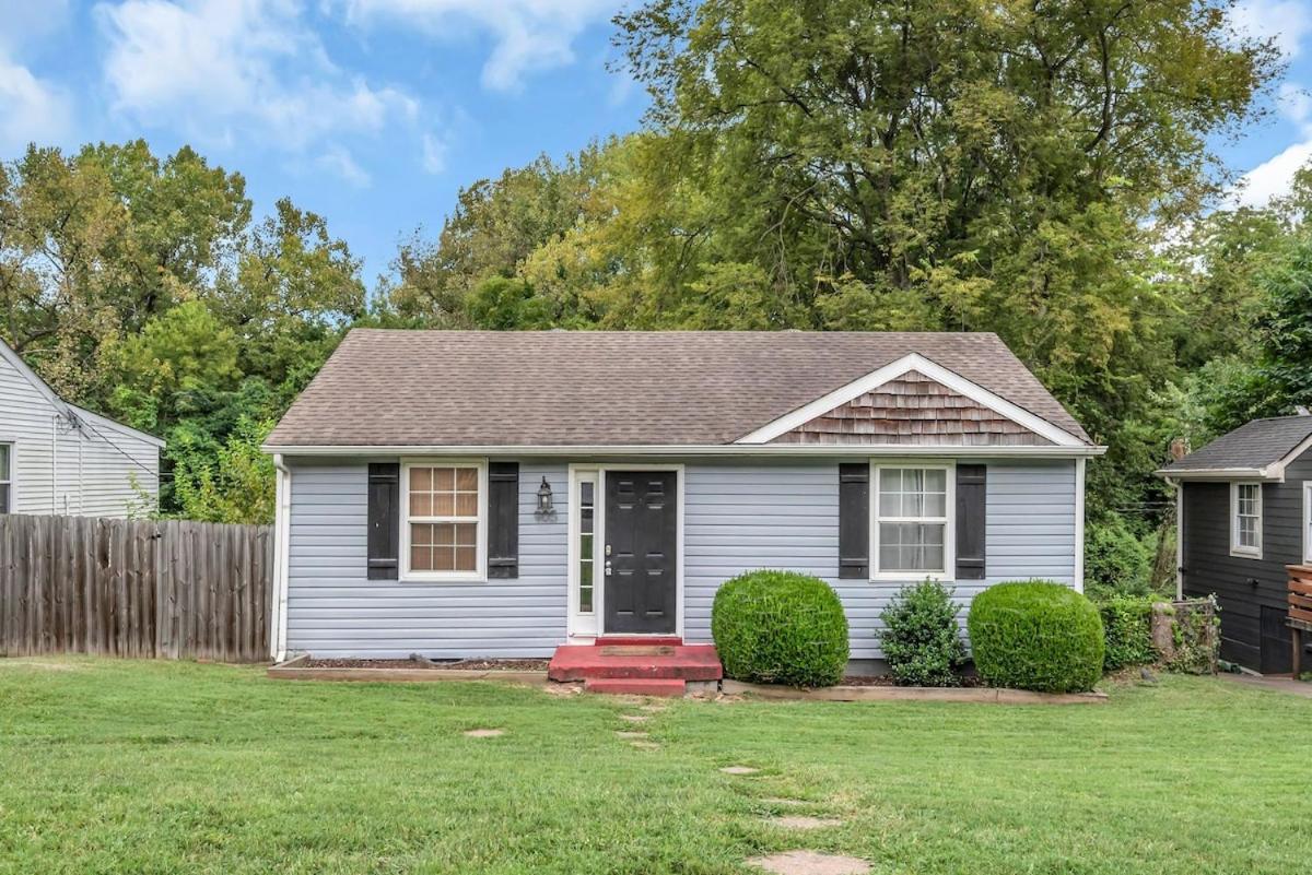 Prime East Nash Location - 5 Mins to Broadway - Property Image 1