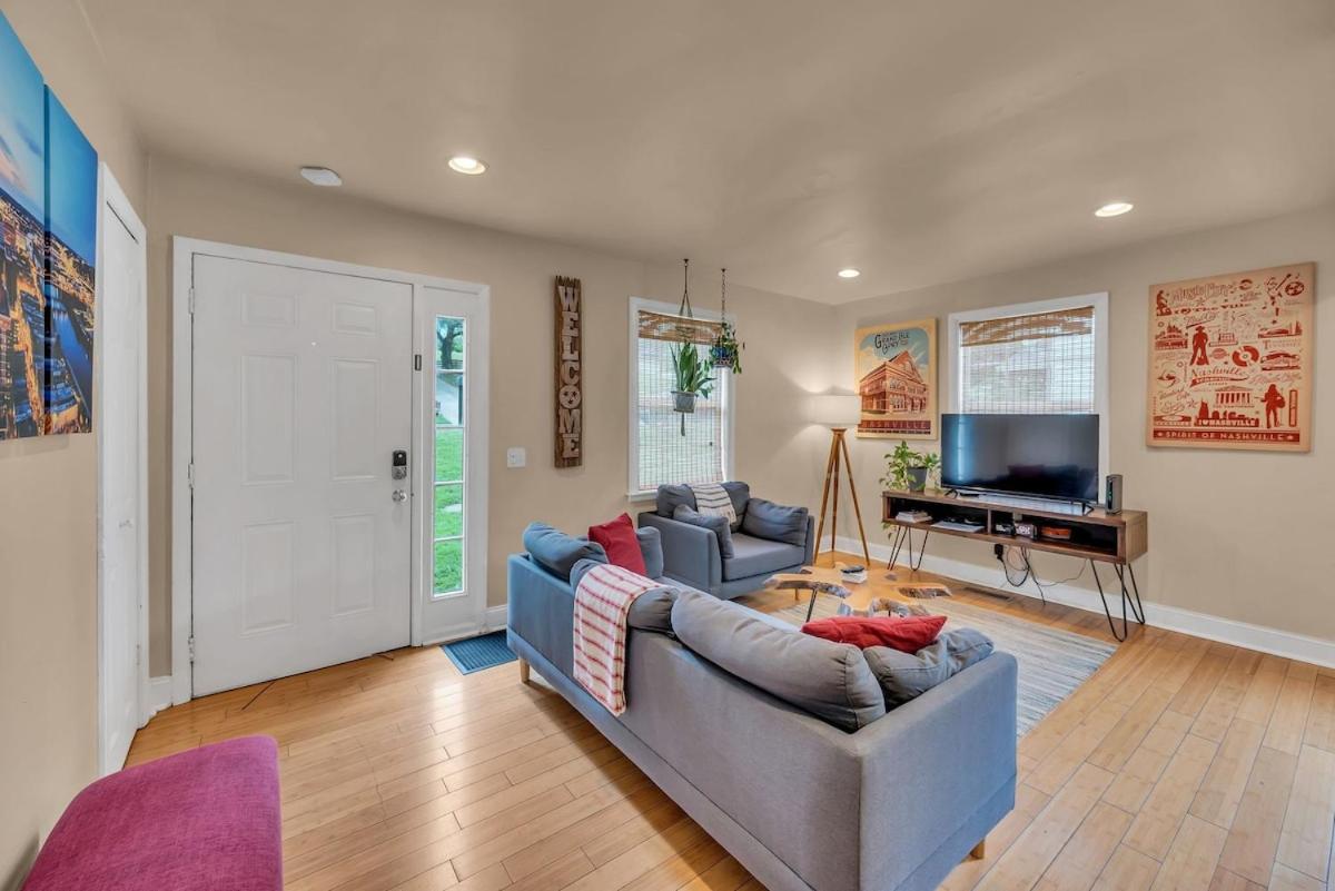 Miscellaneous Market Vacations - Prime East Nash Location - 5 Mins to Broadway - Property Image 2