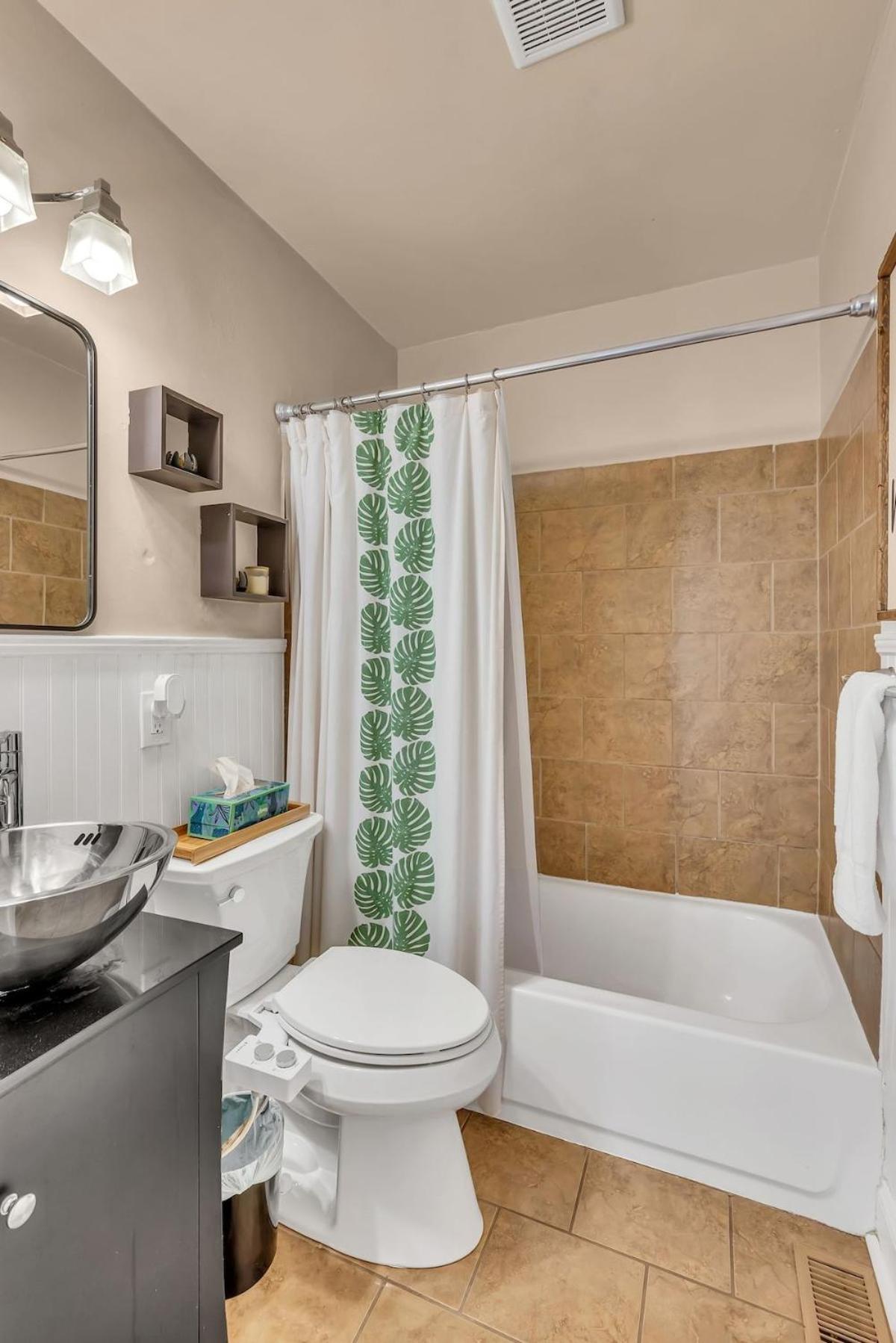 Prime East Nash Location - 5 Mins to Broadway - Property Image 8