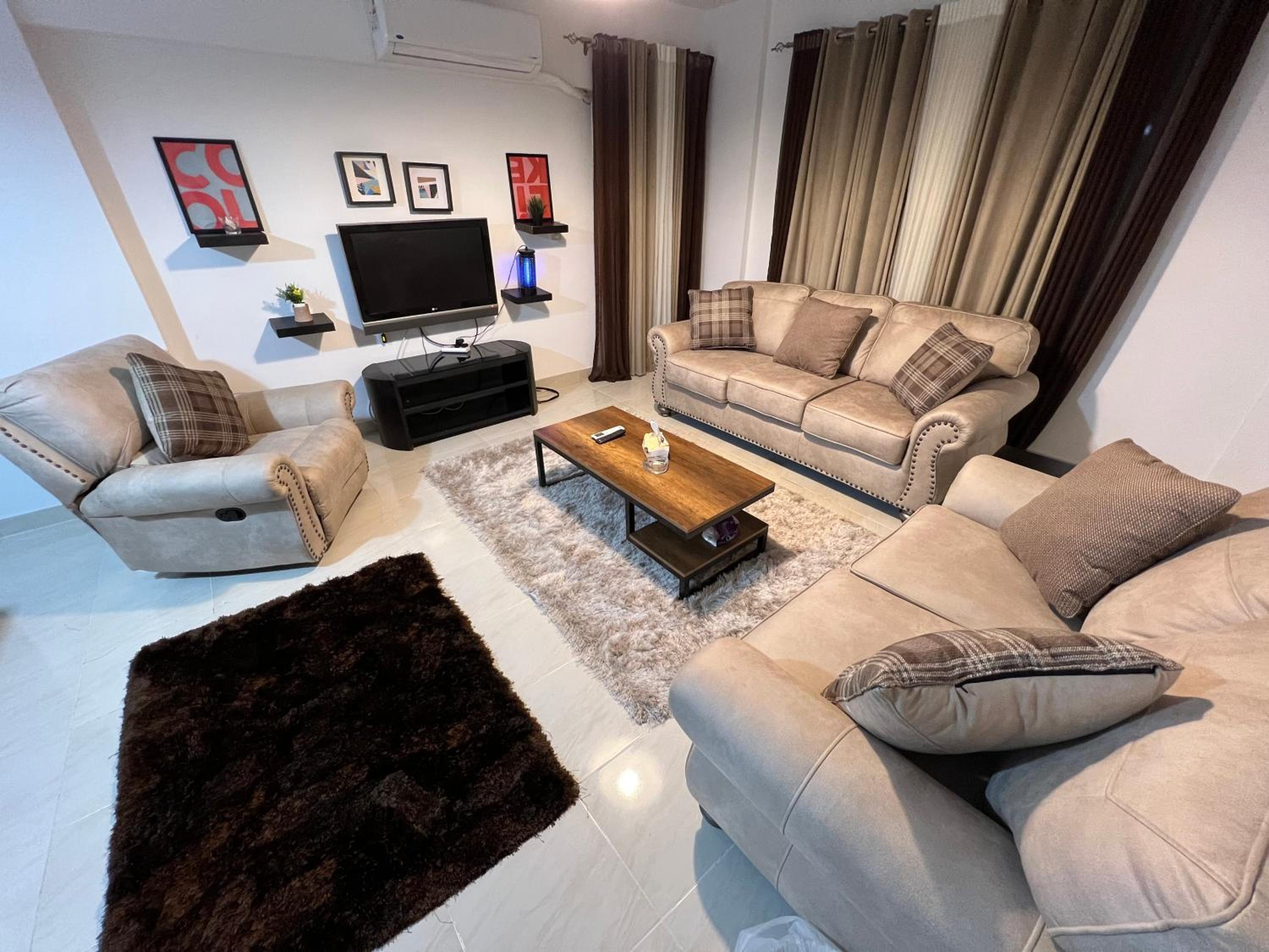 Apartmentt in rehab city photo 4