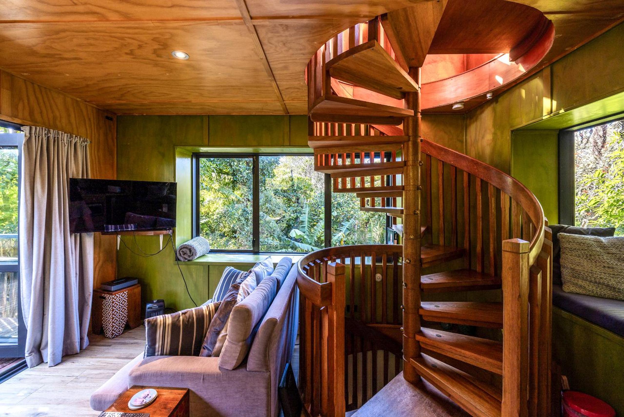 The Treehouse, Oneroa, Waiheke view 2