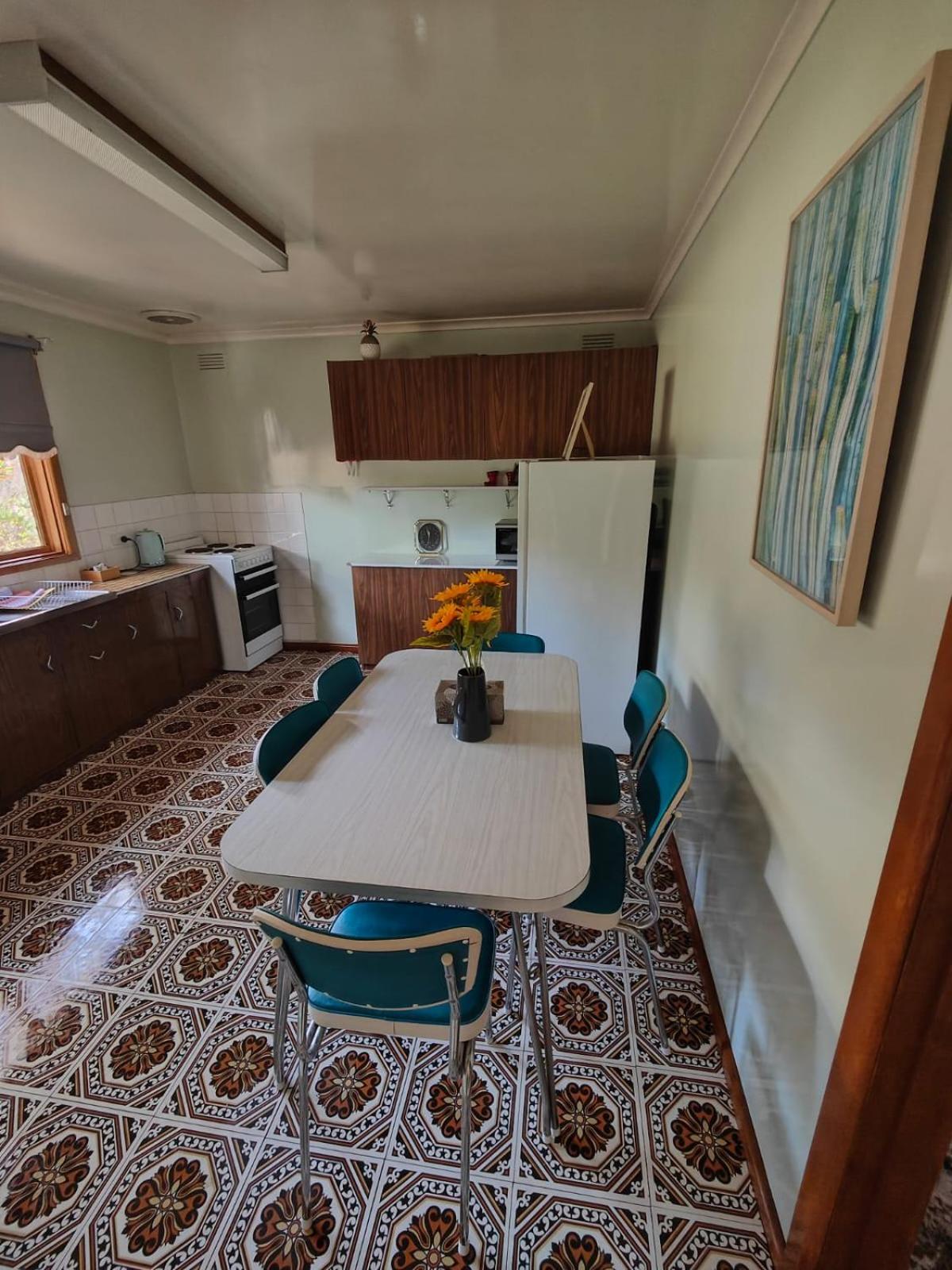 Large Retro Beach House with Style Class and Fun
