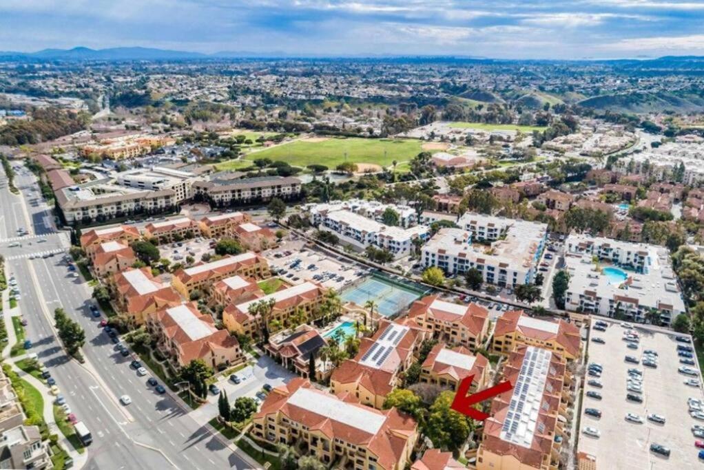 UPGRADED Venetian La Jolla 2 bedroom condo luxury furnished near beach and UTC mall view 4
