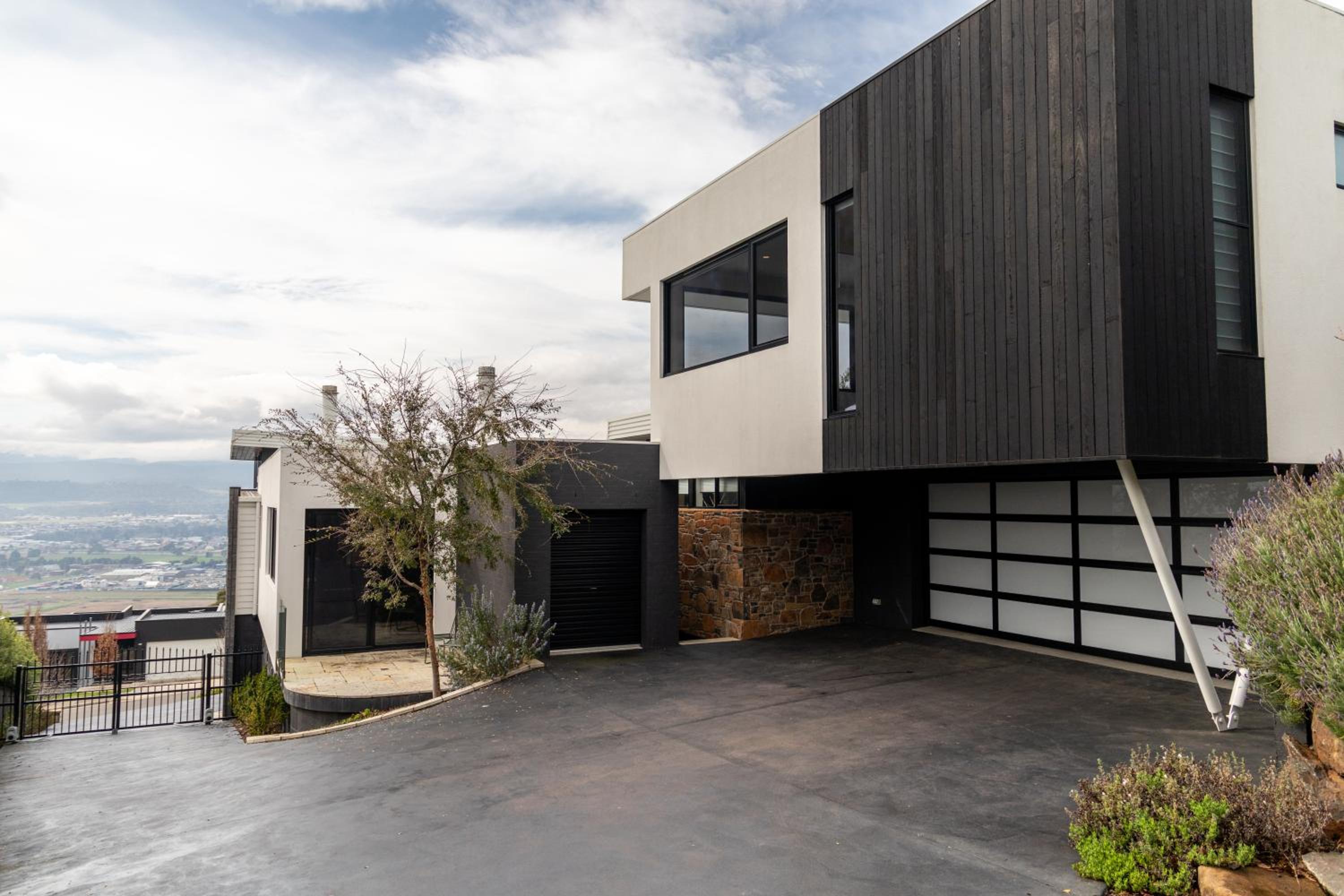 Lachlan Retreat,Trevallyn