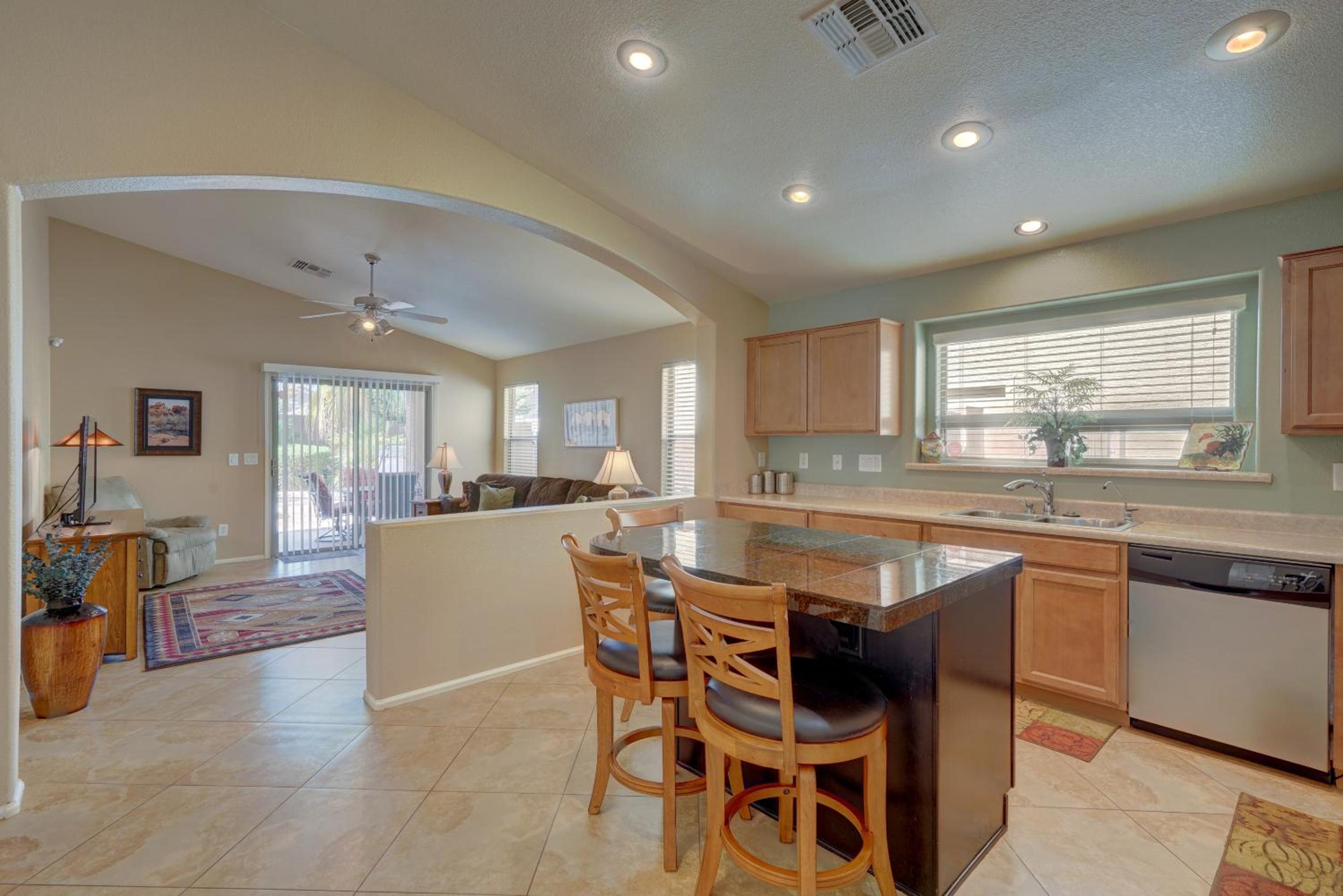 San Tan Valley Vacation Home in Johnson Ranch! view 4