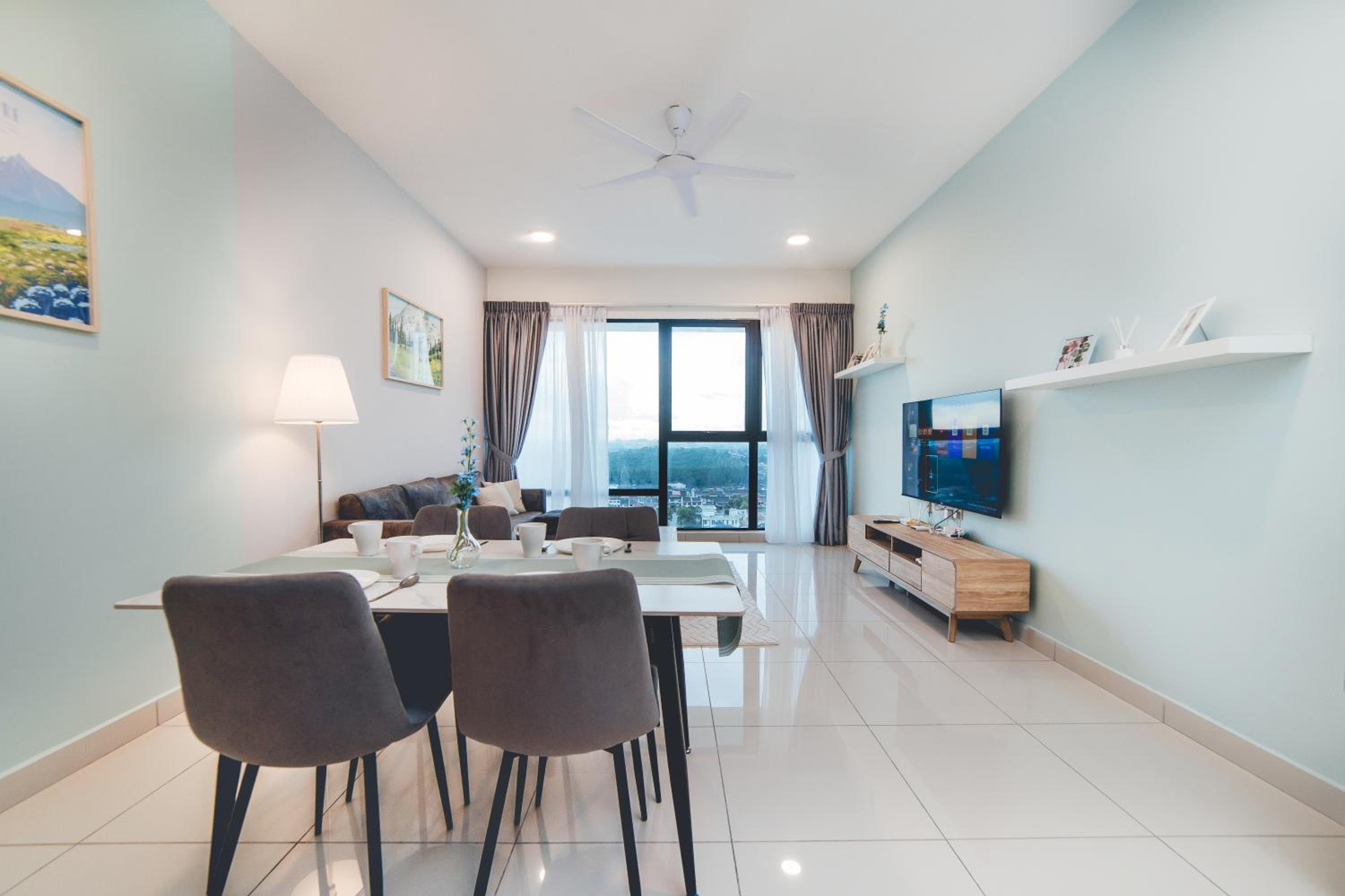 Mosaic Fresh Living 3BR Midvalley w Bthtub by Our Stay