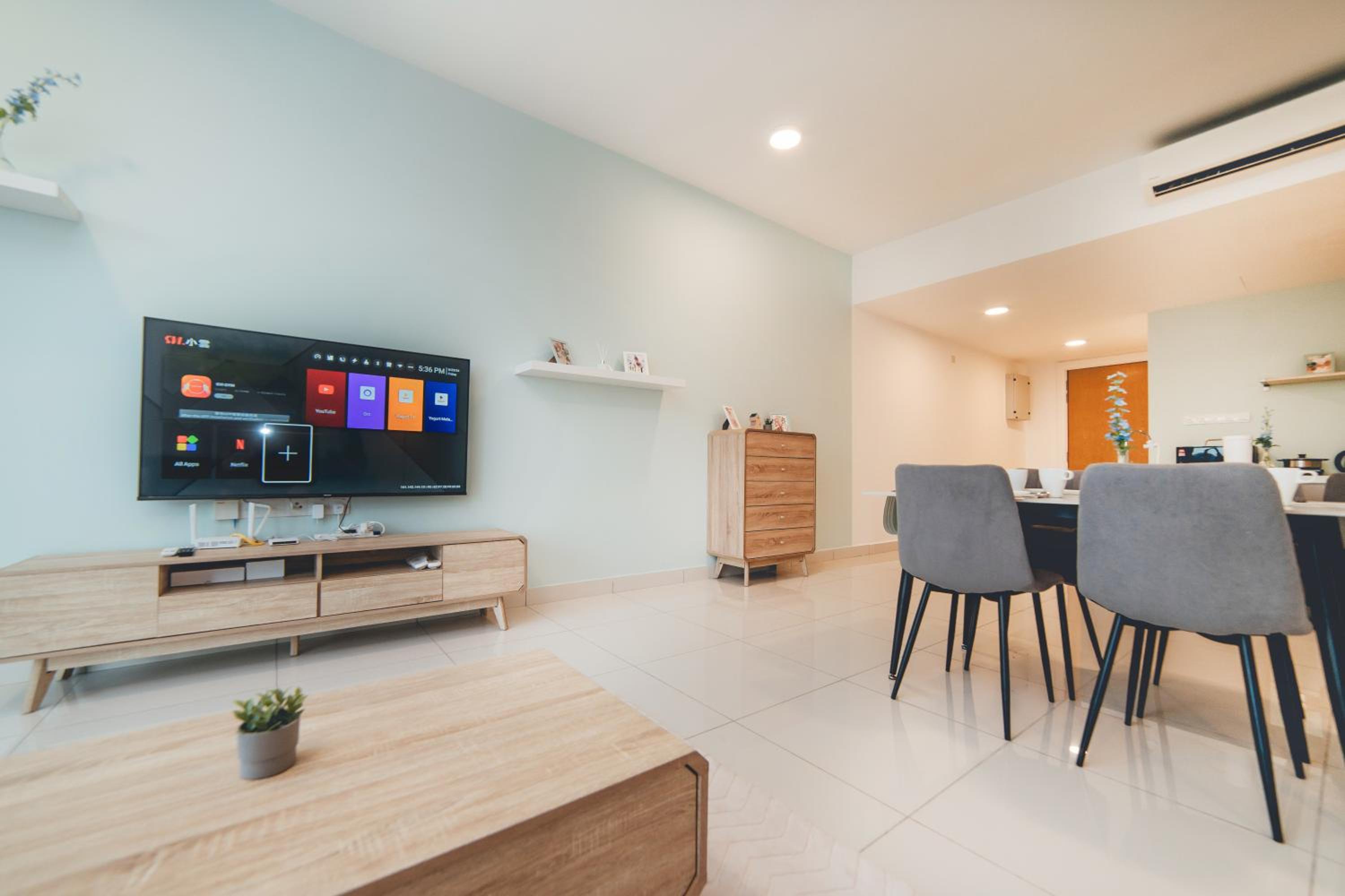Mosaic Fresh Living 3BR Midvalley w Bthtub by Our Stay