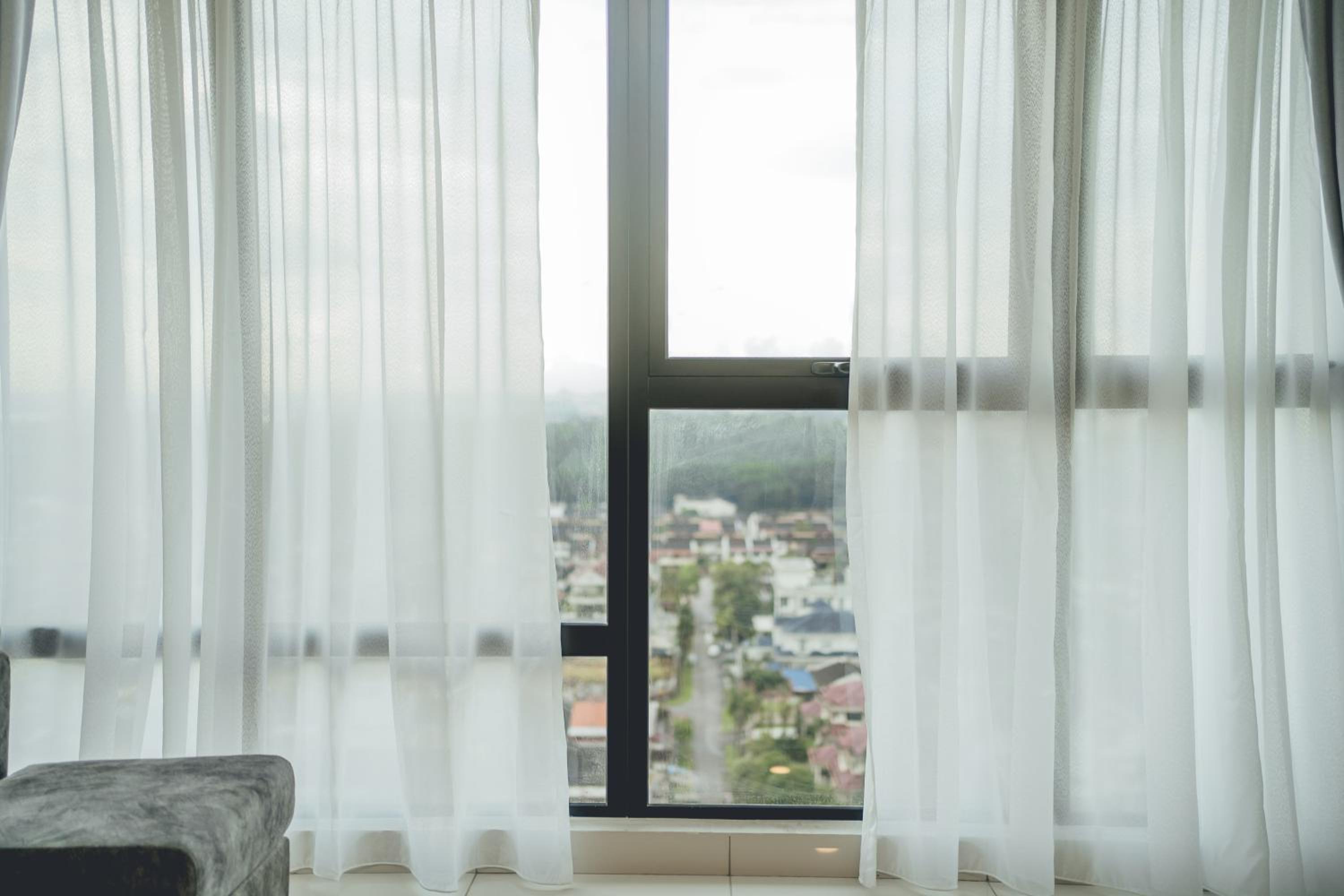 Mosaic Fresh Living 3BR Midvalley w Bthtub by Our Stay