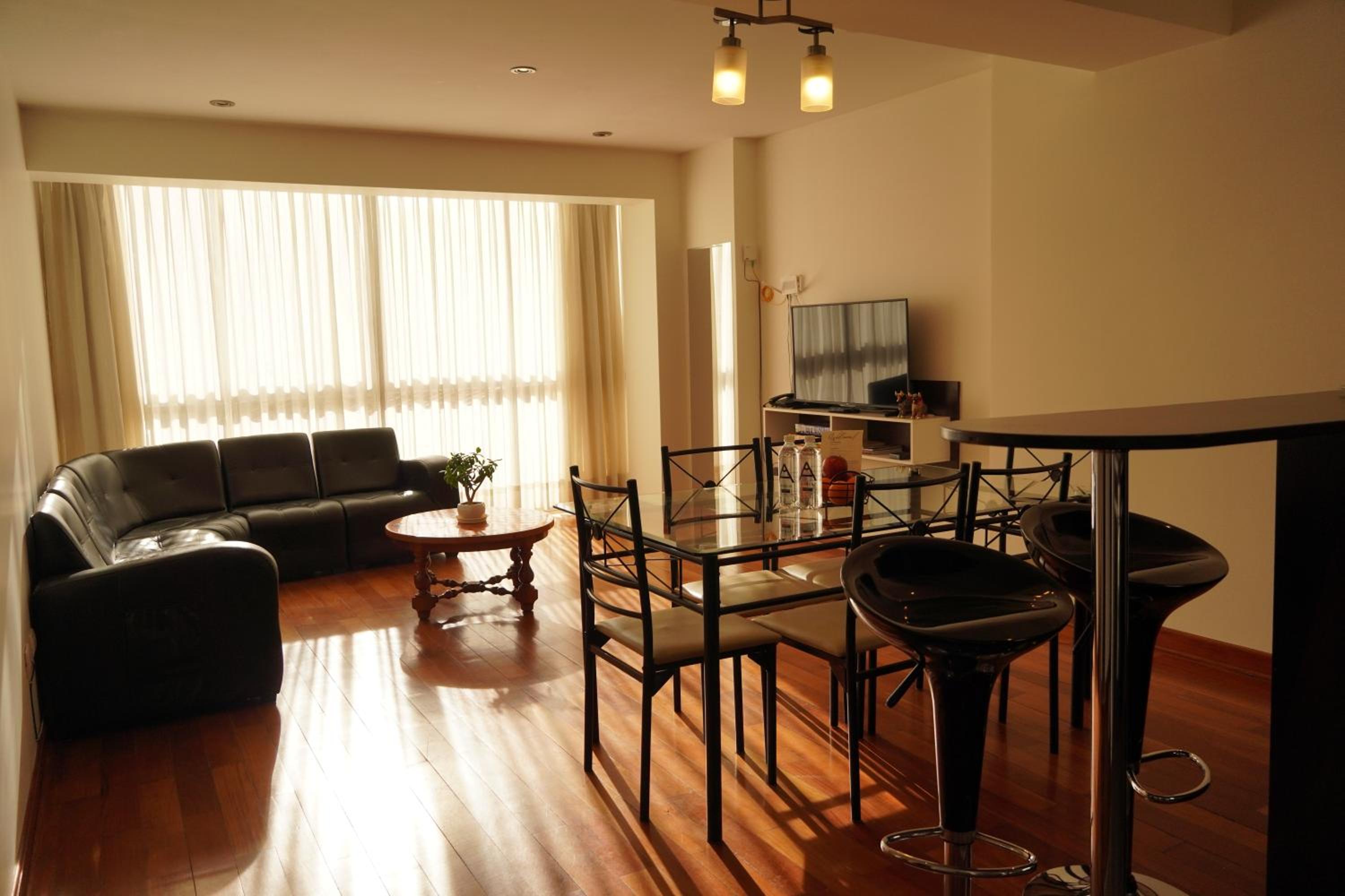 Bloow House view 4
