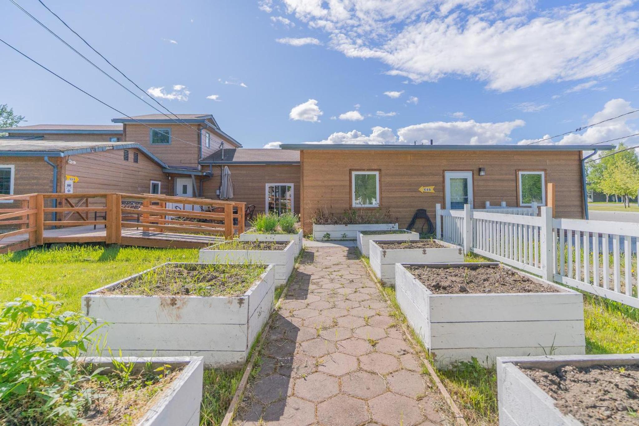 Hotel Central Driftwood 2.0 - Image 1