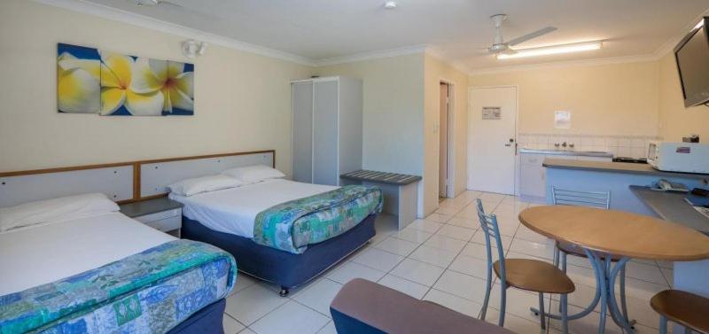 Cairns Holiday Lodge