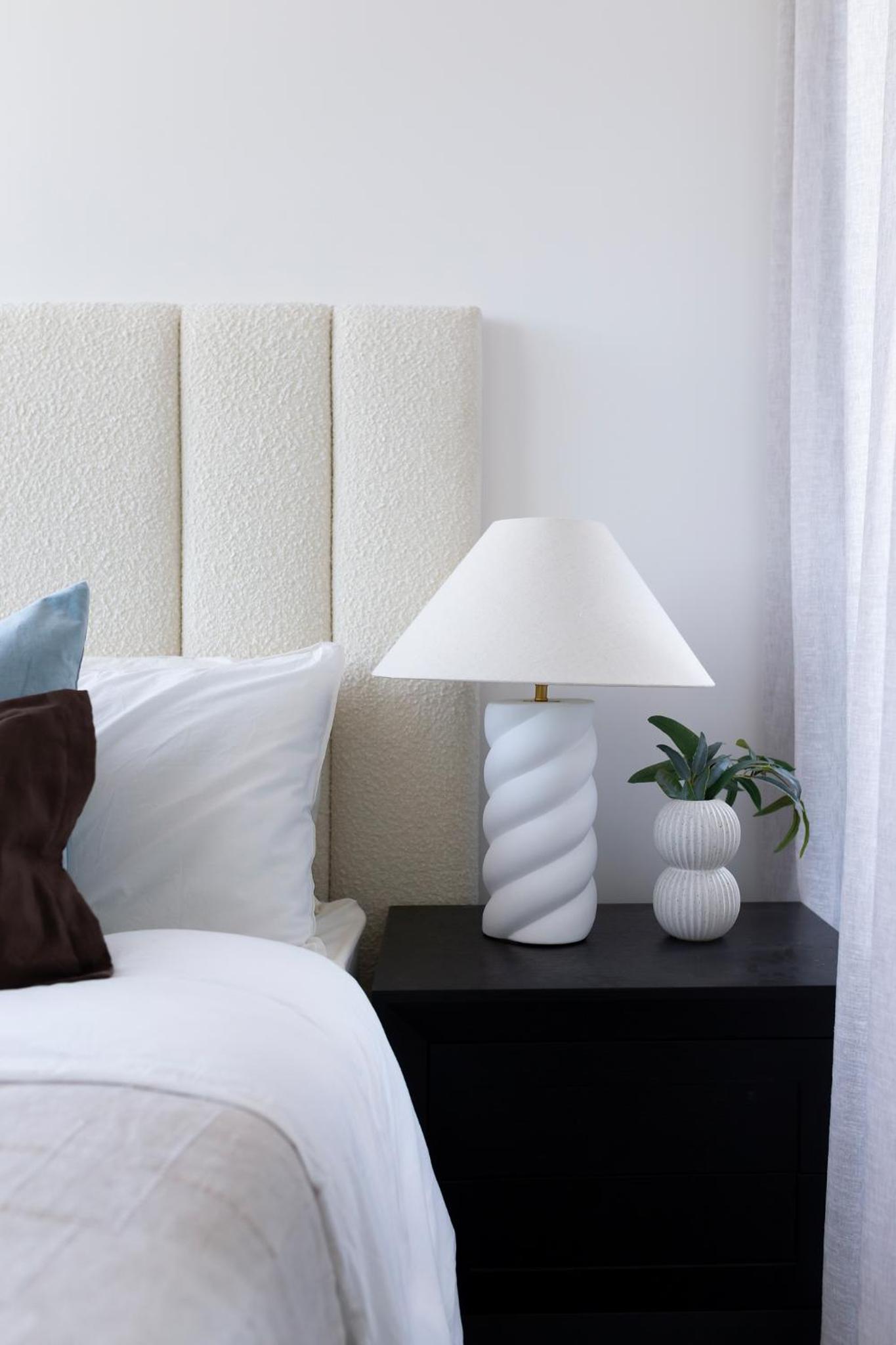 Oaks Canopy - Boutique 1 BR Apartments