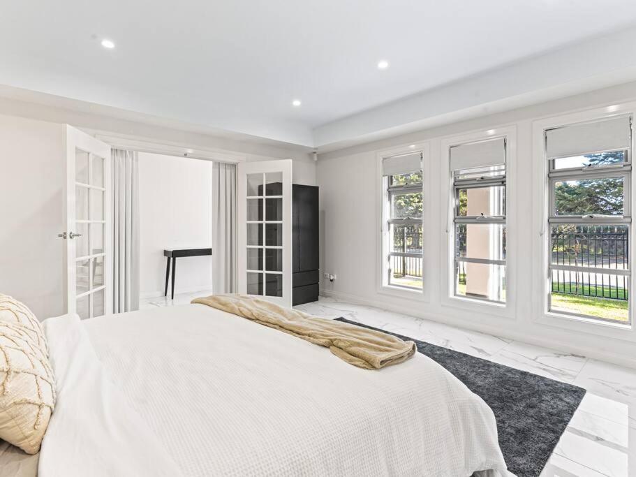 Ultra Luxury Mansion Near CBD