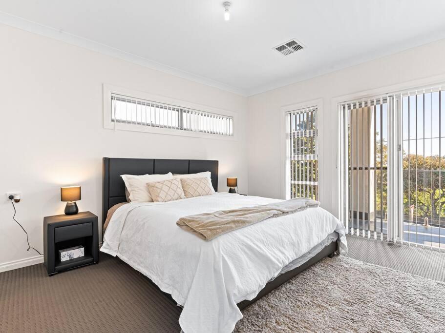 Ultra Luxury Mansion Near CBD