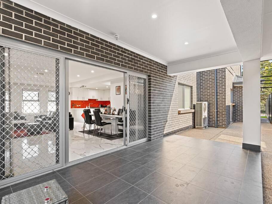 Ultra Luxury Mansion Near CBD