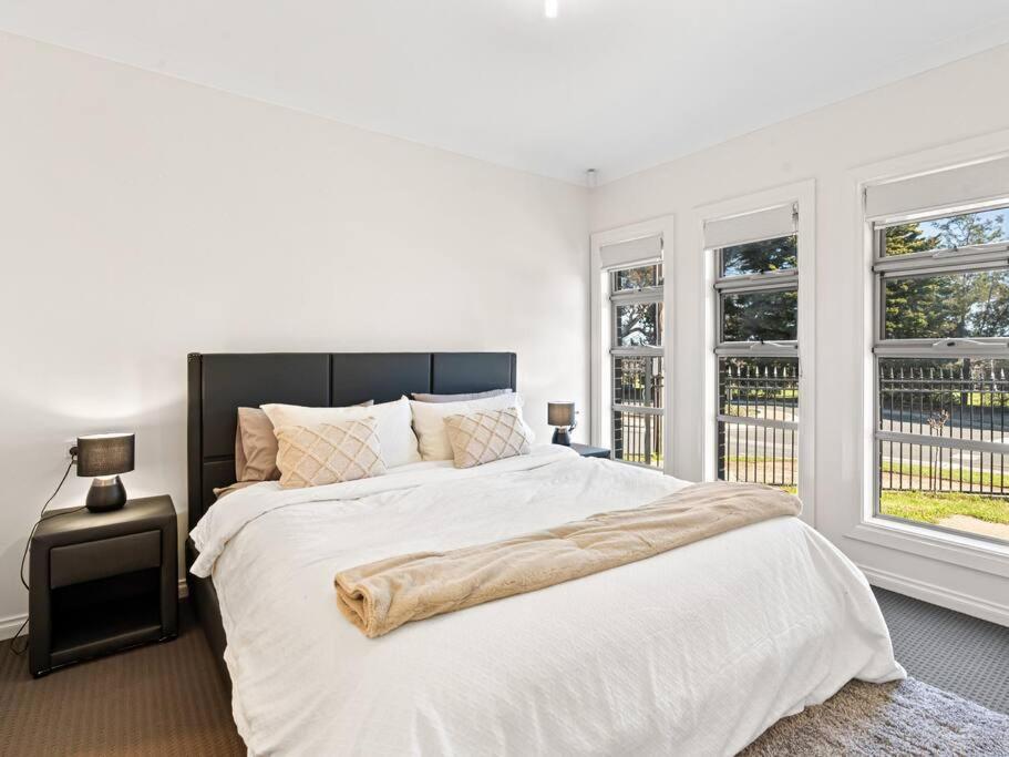 Ultra Luxury Mansion Near CBD