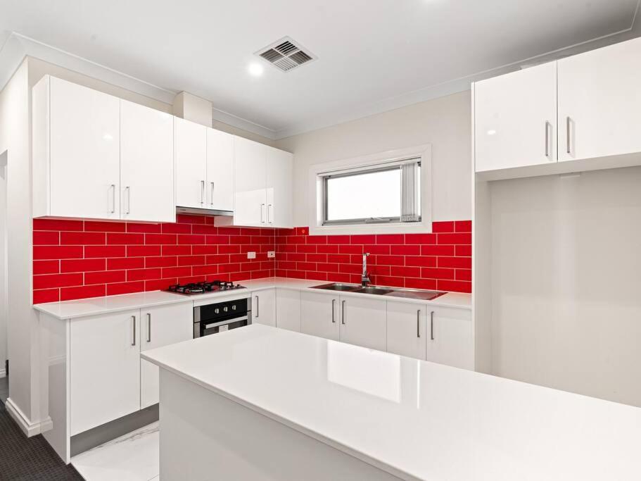 Ultra Luxury Mansion Near CBD