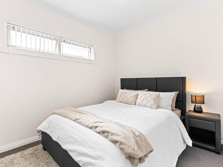 Ultra Luxury Mansion Near CBD