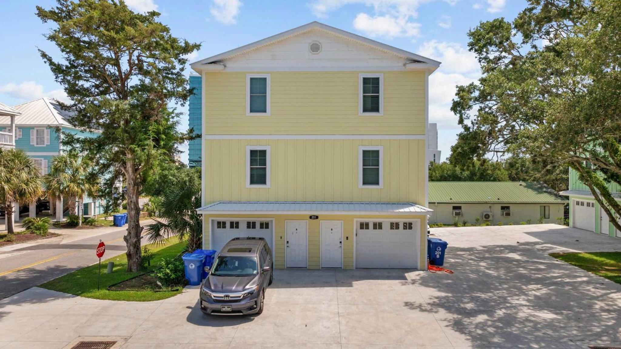 Sunshine Derby-1 Block to Beach-Garage EV Charger view 5