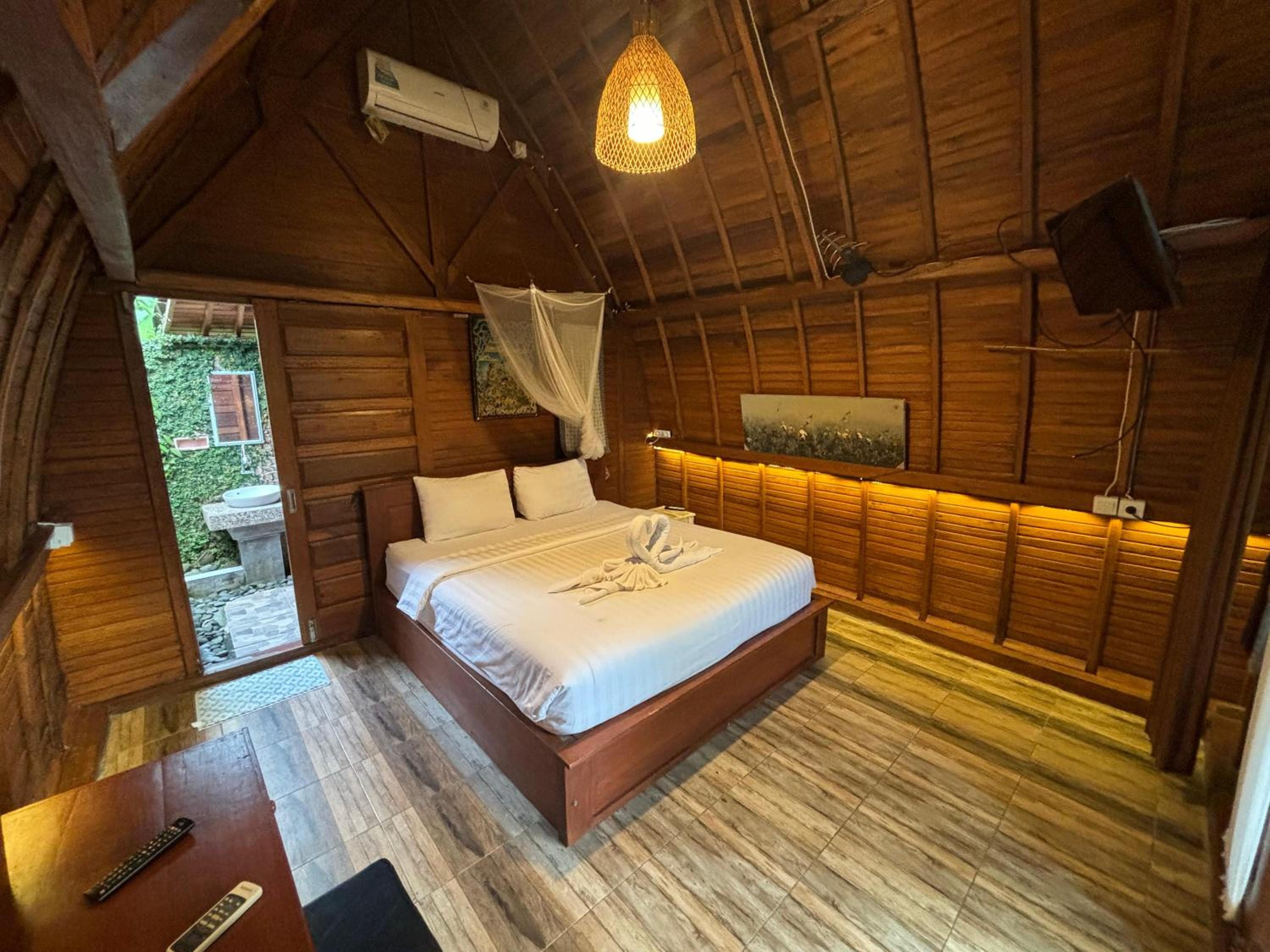 Rumah Kayu Leke - Leke Guesthouse view 3