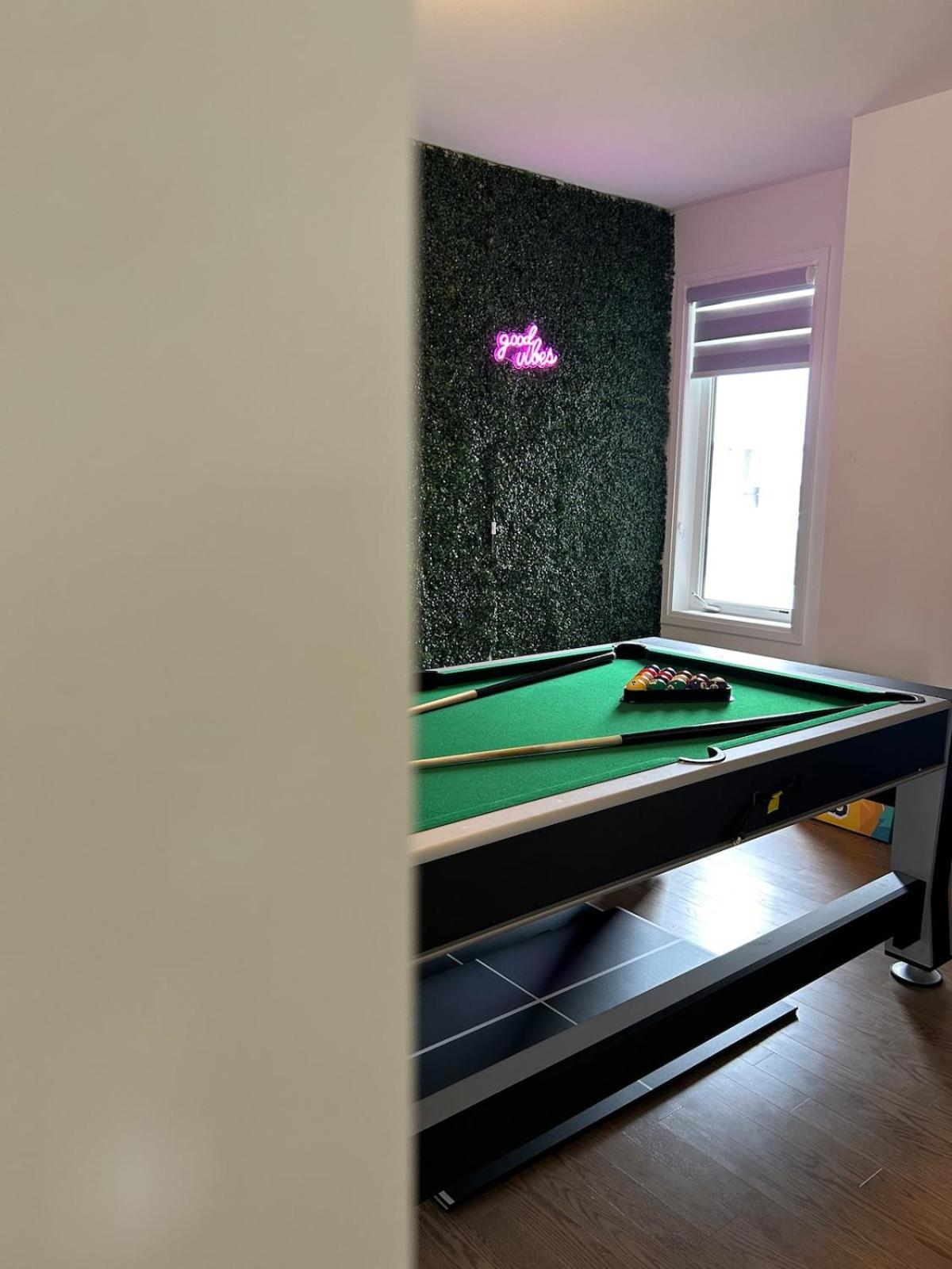 Orillia Vacations - Menoke Modern Family Home with Game Room - Property Image 4