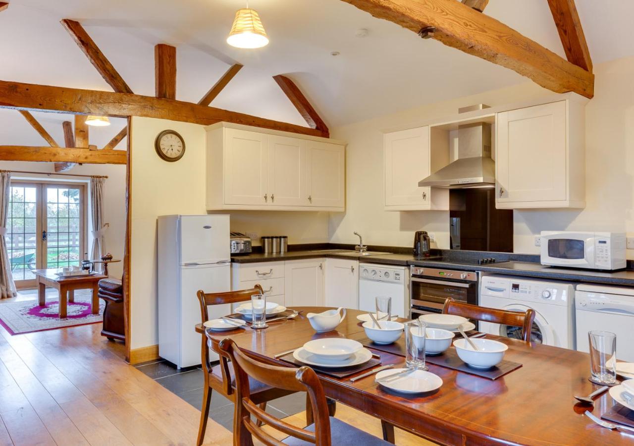 2 Bed in Y Drenewydd oc-waa402 view 4