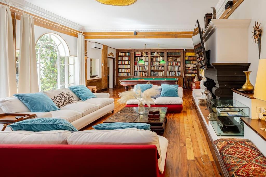 lounge