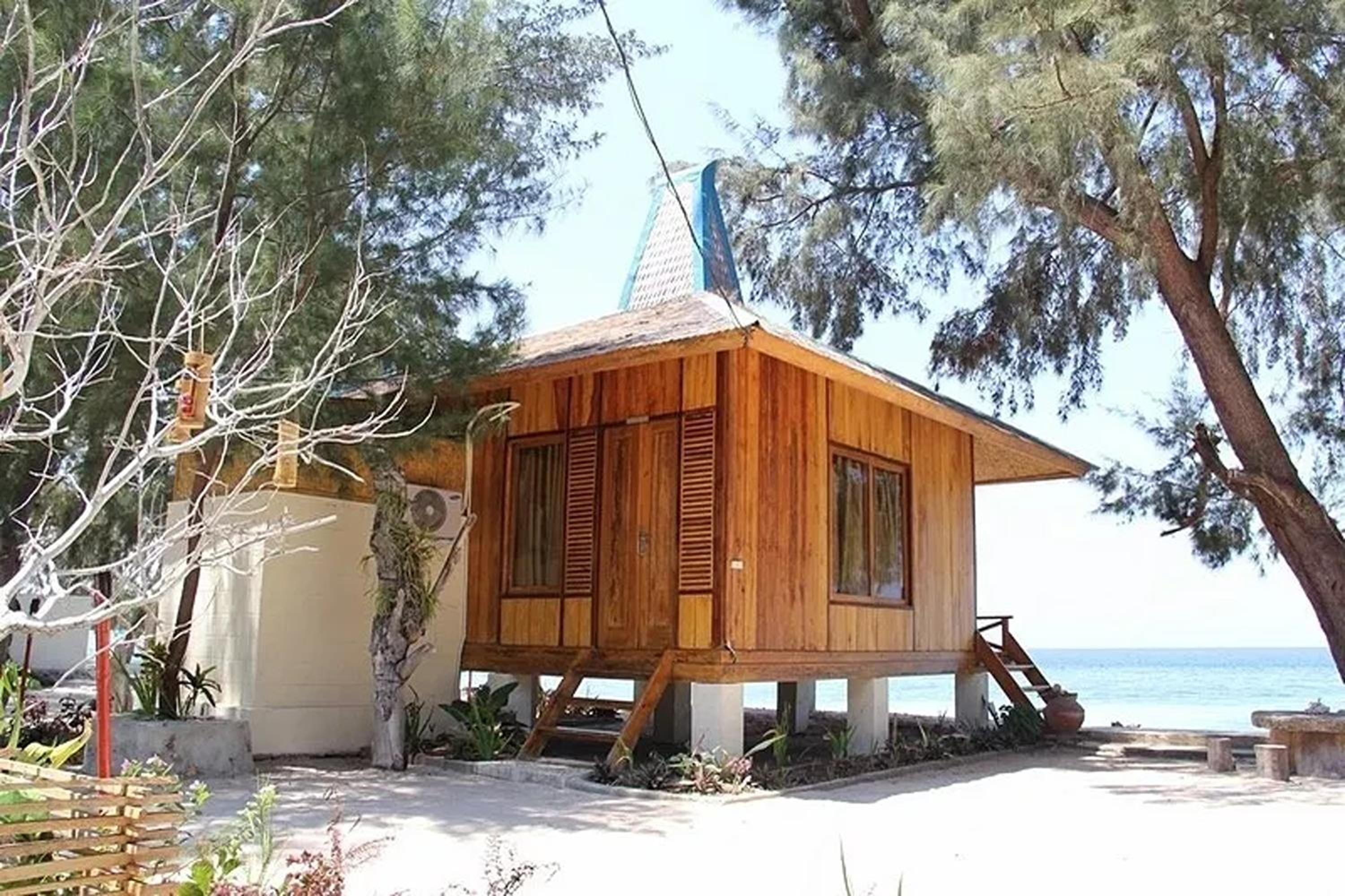 Cemara Beachfront Suite view 5